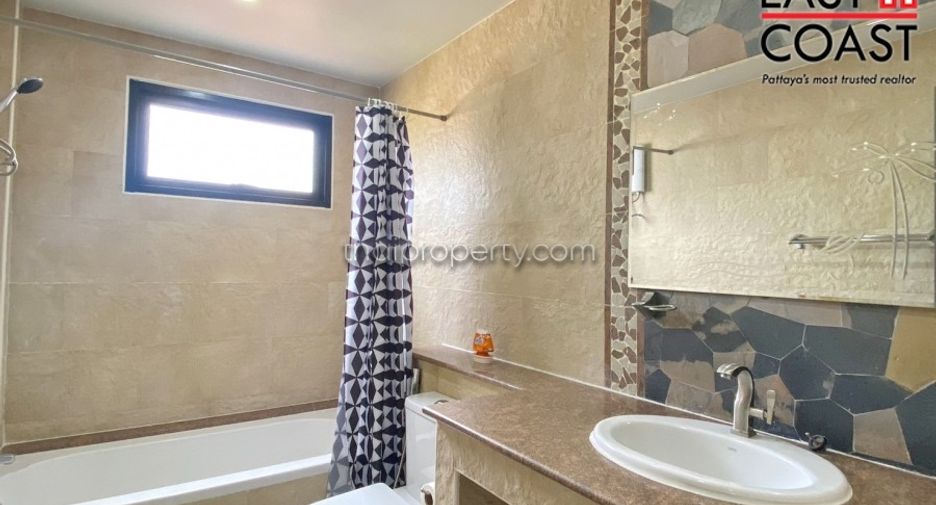 For rent 4 bedrooms house in East Pattaya, Pattaya