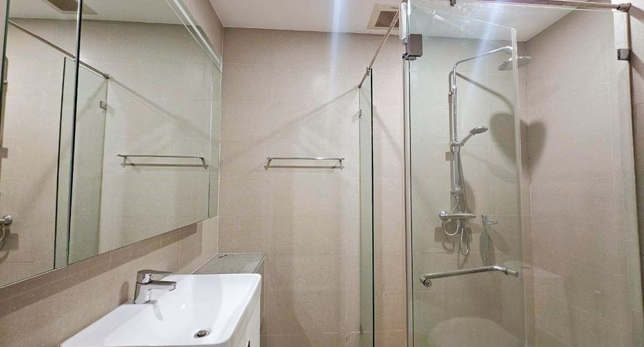 For rent and for sale 1 bed condo in Pathum Wan, Bangkok