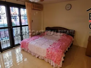 Haus zur Miete mit 4 Zimmer in Bang Lamung, Chonburi