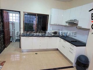 Casa en alquiler de 4 habitaciones en Bang Lamung, Chonburi
