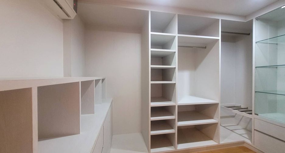 Wohnung zur Miete und zum Kauf mit 2 Zimmer in Watthana, Bangkok