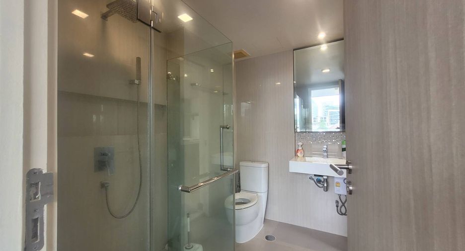Wohnung zur Miete und zum Kauf mit 2 Zimmer in Watthana, Bangkok