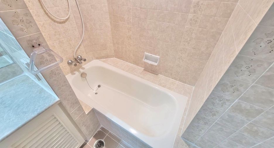For rent 3 ベッドルーム condo in Watthana, Bangkok