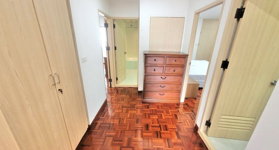 For rent 3 ベッドルーム condo in Watthana, Bangkok