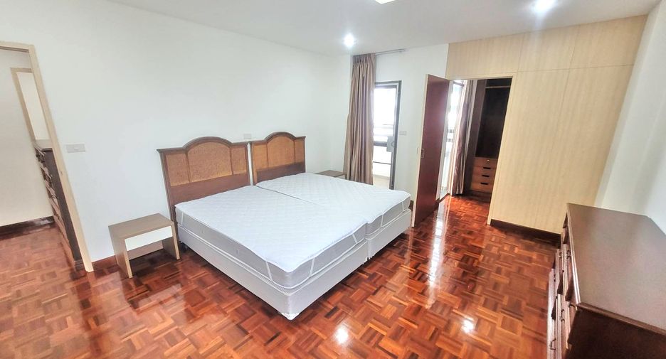For rent 3 ベッドルーム condo in Watthana, Bangkok