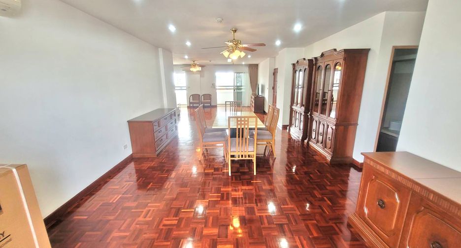 For rent 3 ベッドルーム condo in Watthana, Bangkok