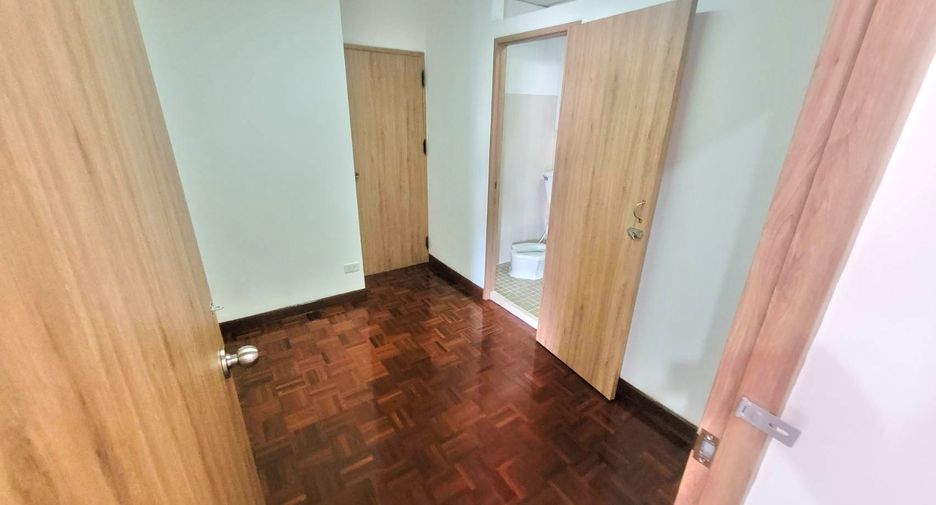For rent 3 ベッドルーム condo in Watthana, Bangkok