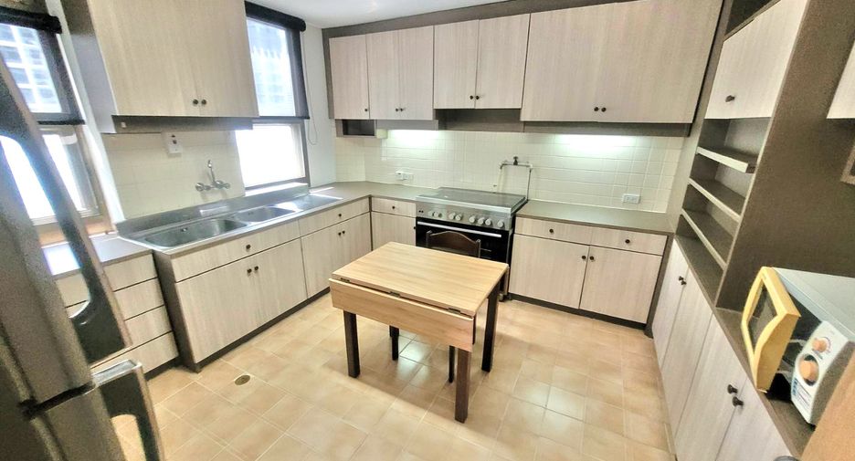 For rent 3 ベッドルーム condo in Watthana, Bangkok