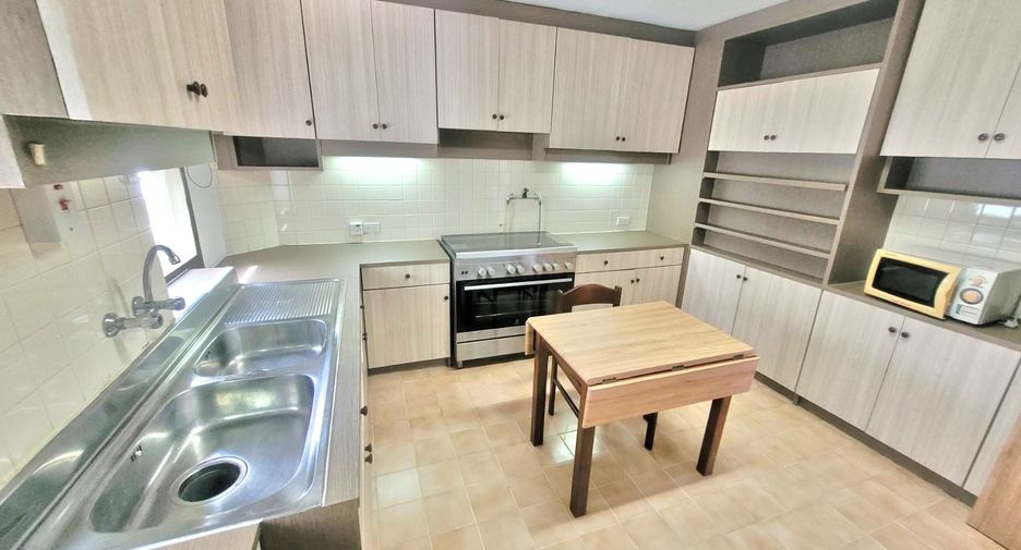 For rent 3 ベッドルーム condo in Watthana, Bangkok