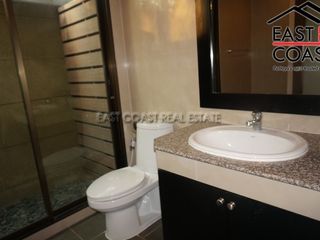Casa en alquiler de 3 habitaciones en Bang Lamung, Chonburi