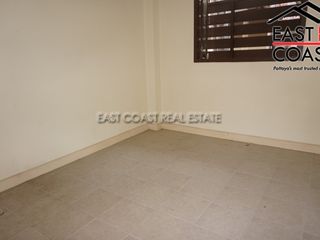 Casa en alquiler de 3 habitaciones en Bang Lamung, Chonburi