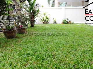 Casa en alquiler de 3 habitaciones en Bang Lamung, Chonburi