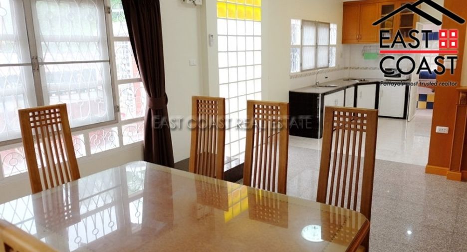 For rent 4 bedrooms house in East Pattaya, Pattaya