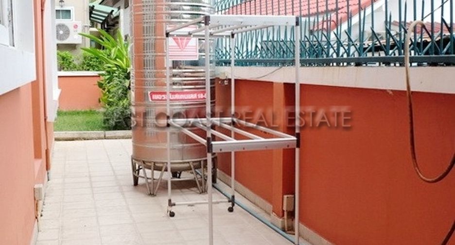 For rent 4 bedrooms house in East Pattaya, Pattaya
