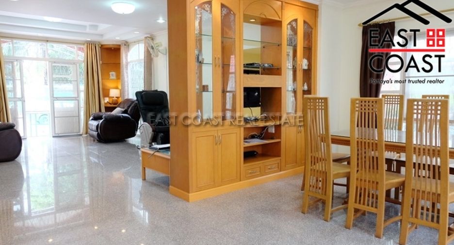 For rent 4 bedrooms house in East Pattaya, Pattaya