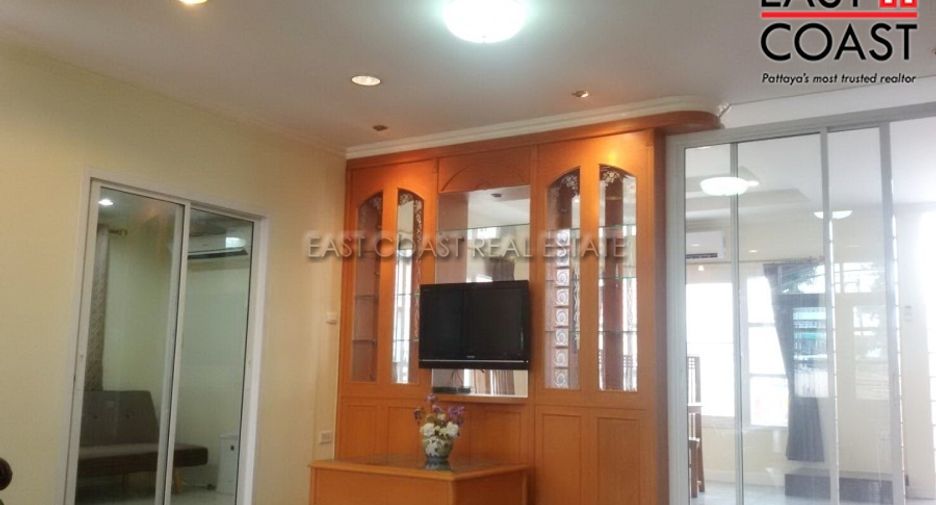 For rent 4 bedrooms house in East Pattaya, Pattaya