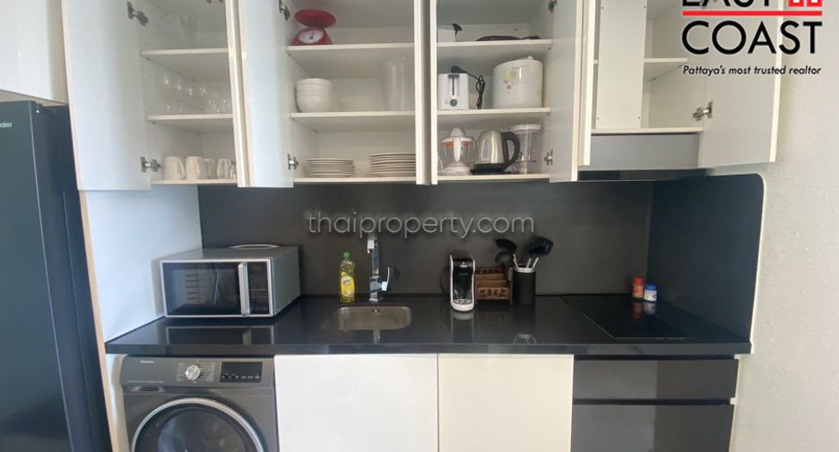 For rent 2 bedrooms condo in Pratumnak, Pattaya