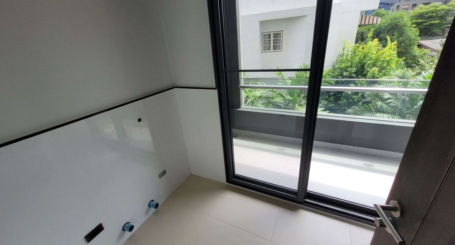 Wohnung zur Miete mit 2 Zimmer in Khlong Toei, Bangkok