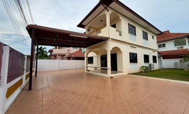 For rent 5 bedrooms house in East Pattaya, Pattaya