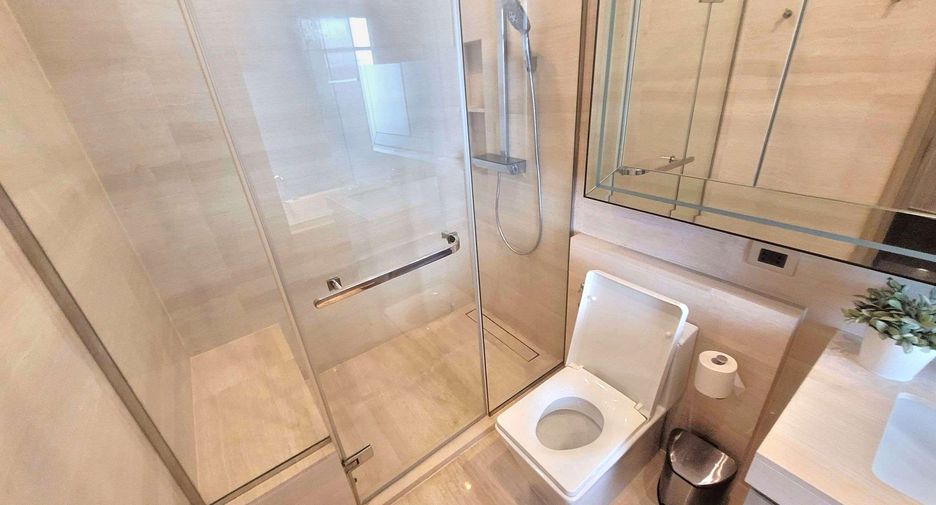 For rent and for sale 1 bed condo in Khlong Toei, Bangkok