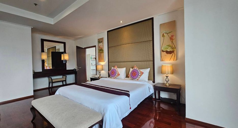 For rent 3 ベッドルーム condo in Watthana, Bangkok