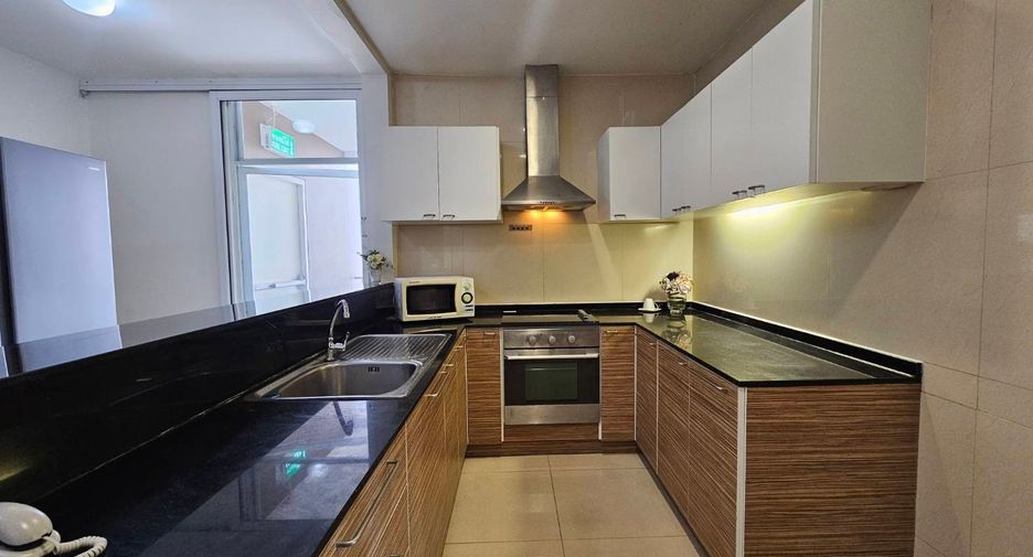 For rent 3 ベッドルーム condo in Watthana, Bangkok
