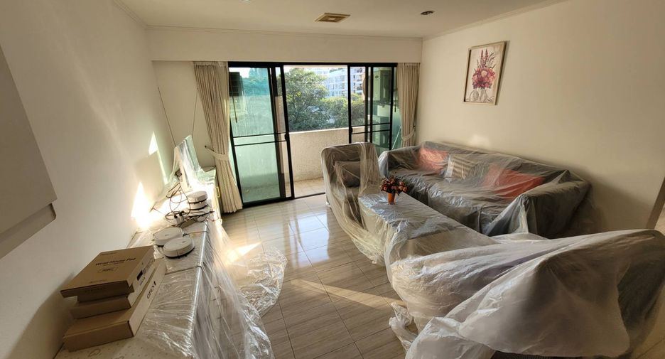 For rent 2 bedrooms condo in Watthana, Bangkok
