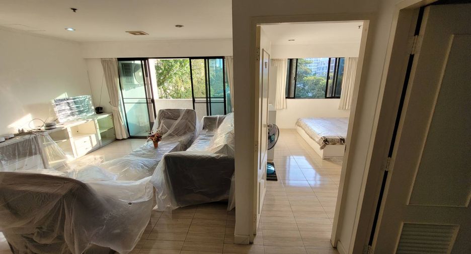 For rent 2 bedrooms condo in Watthana, Bangkok