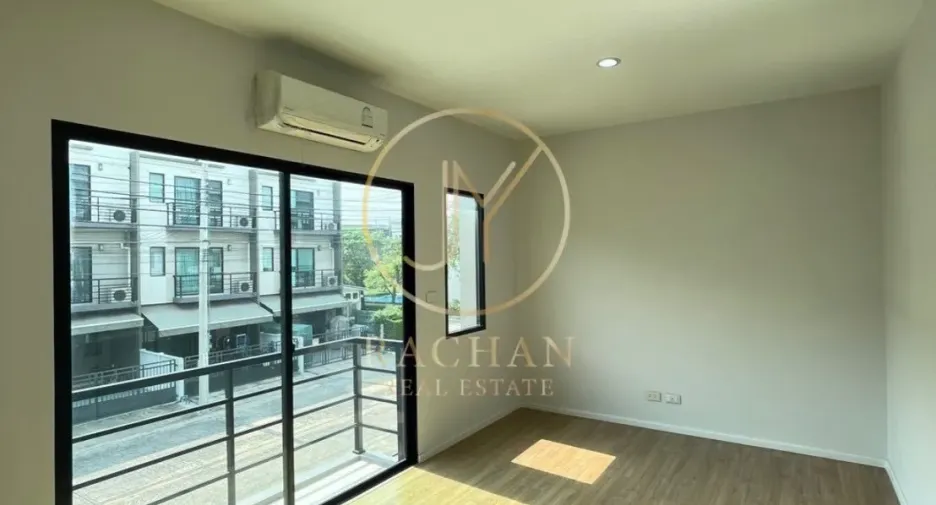 For sale 3 bedrooms townhouse in Bang Kruai, Nonthaburi