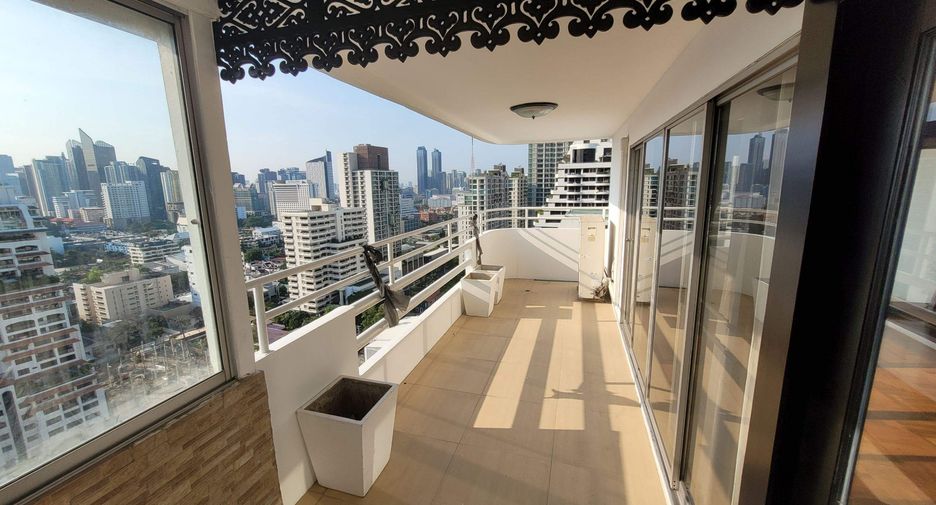 For rent 3 bedrooms condo in Watthana, Bangkok