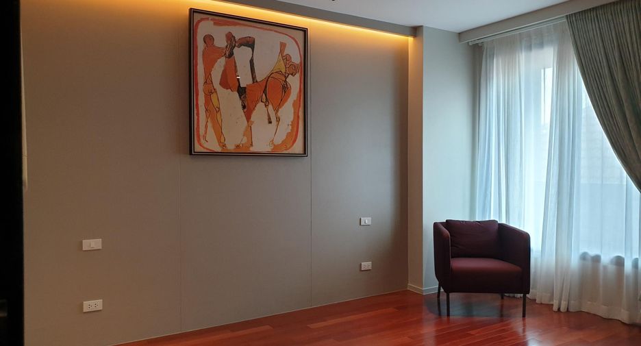 For rent 3 bedrooms condo in Watthana, Bangkok