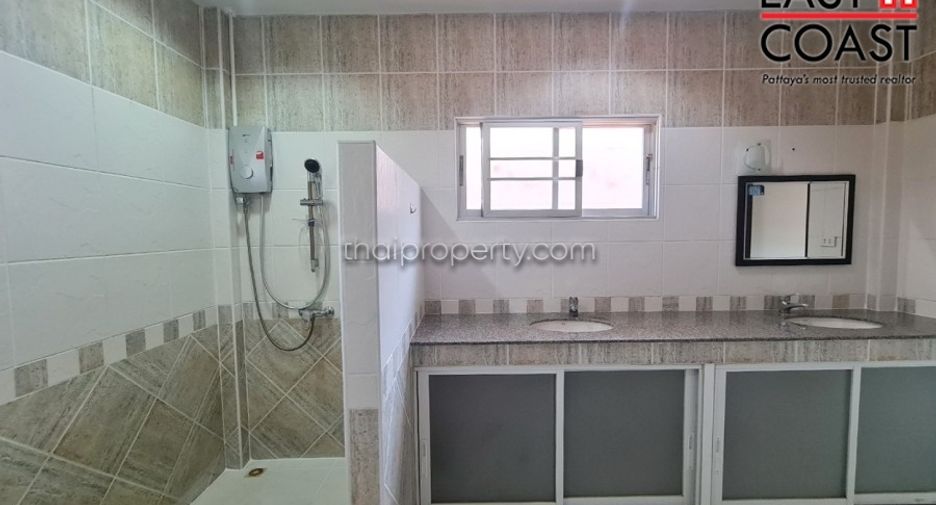 Casa en alquiler de 4 habitaciones en East Pattaya, Pattaya
