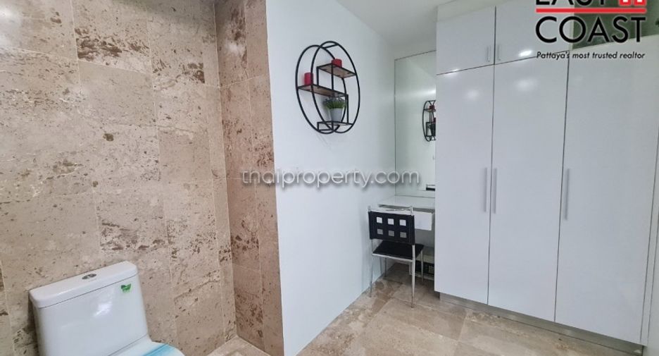 For rent 2 bedrooms condo in North Pattaya, Pattaya