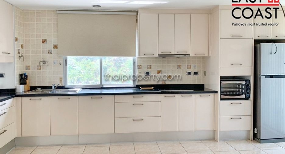 For rent 2 bedrooms condo in Pratumnak, Pattaya