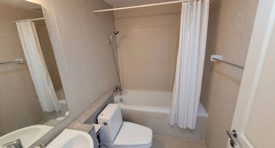 For rent 3 bedrooms condo in Watthana, Bangkok