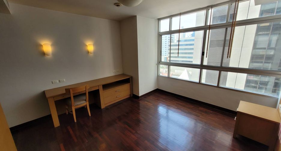 For rent 3 bedrooms condo in Watthana, Bangkok