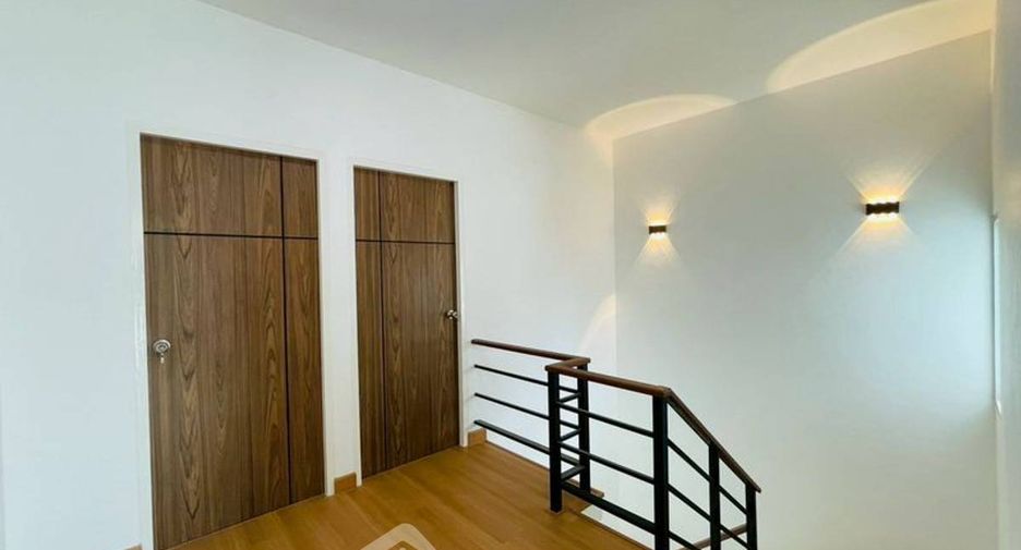 À vendre 3 chambres condo à Si Racha, Chonburi