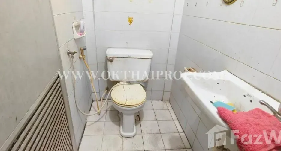 Продажа 2 спальни таунхаус в Sai Noi, Нонтабури
