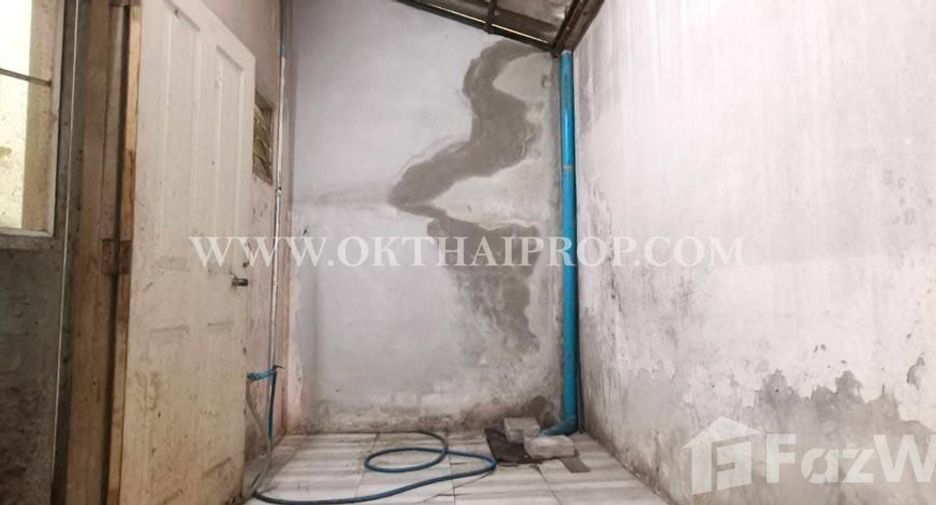 Продажа 2 спальни таунхаус в Sai Noi, Нонтабури