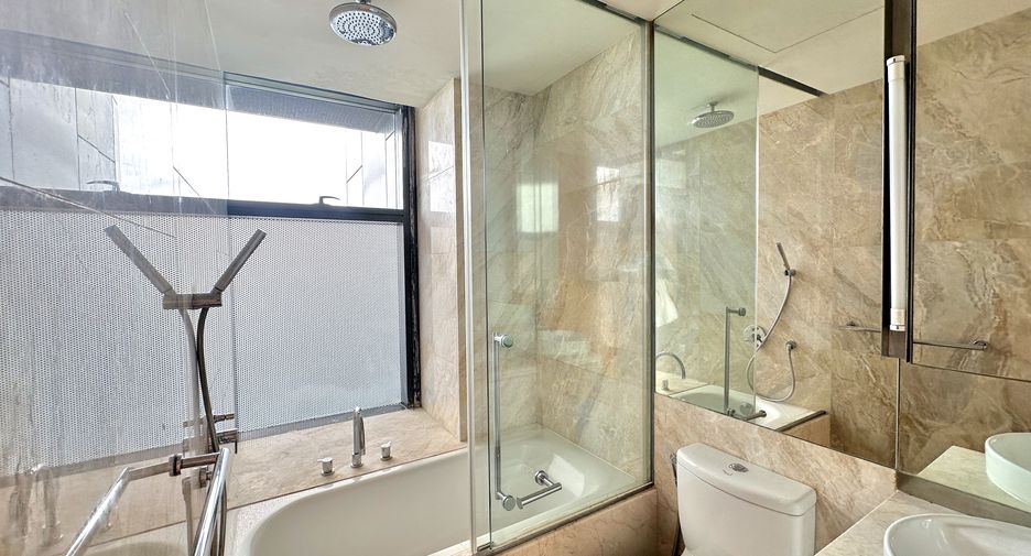 For rent 2 bedrooms condo in Sathon, Bangkok