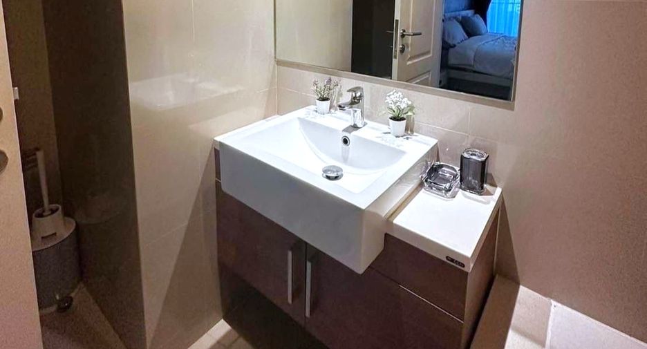 For rent 1 bed condo in Khlong Toei, Bangkok