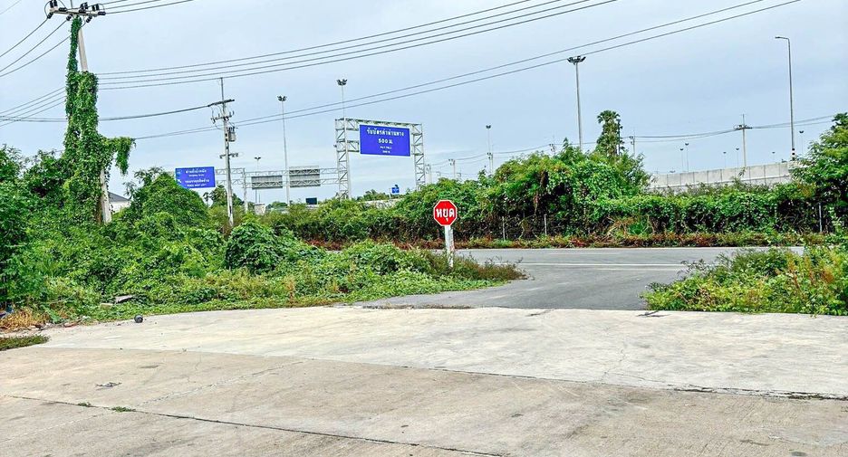Local comercial en venta de 7 habitaciones en Mueang Nakhon Pathom, Nakhon Pathom