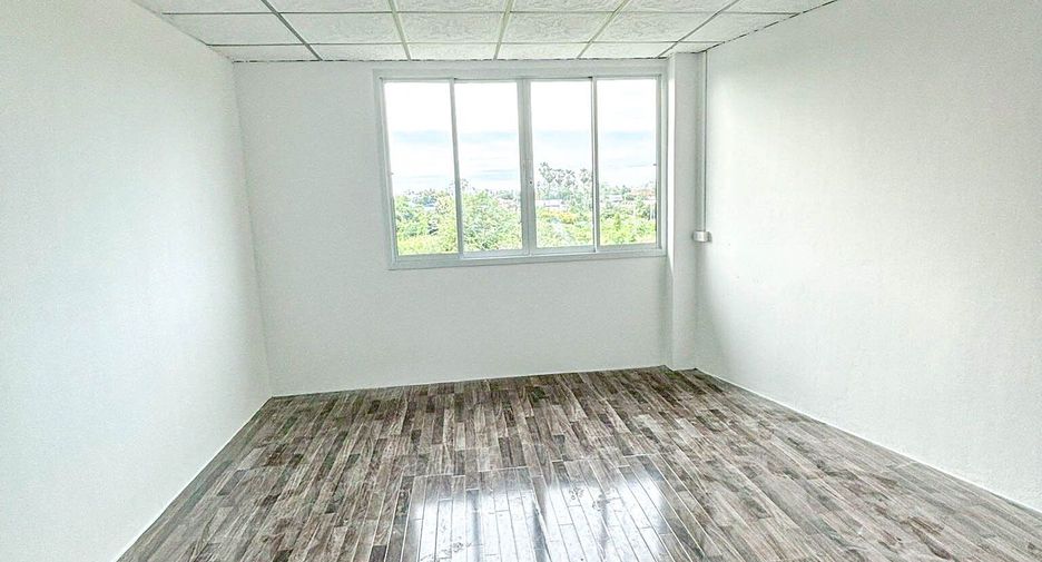 Local comercial en venta de 7 habitaciones en Mueang Nakhon Pathom, Nakhon Pathom