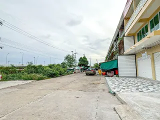 出售 7 卧室 商业空间 在 Mueang Nakhon Pathom, Nakhon Pathom
