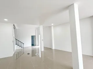 出售 7 卧室 商业空间 在 Mueang Nakhon Pathom, Nakhon Pathom