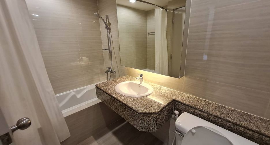Wohnung zur Miete mit 2 Zimmer in Yan Nawa, Bangkok