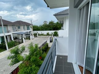 À louer 3 chambres maison à Bang Lamung, Chonburi