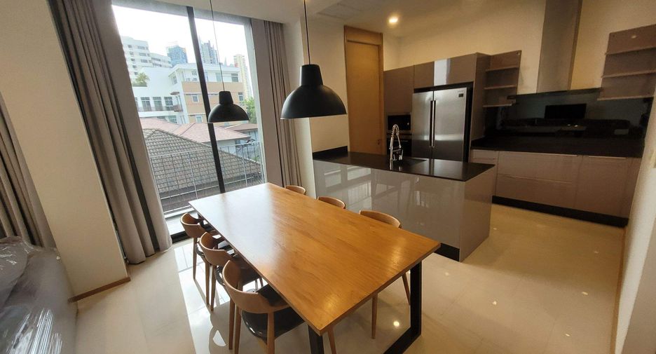Condo en alquiler de 3 habitaciones en Khlong Toei, Bangkok