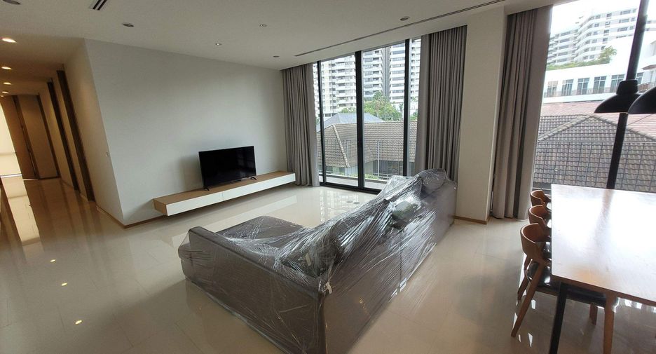 Condo en alquiler de 3 habitaciones en Khlong Toei, Bangkok