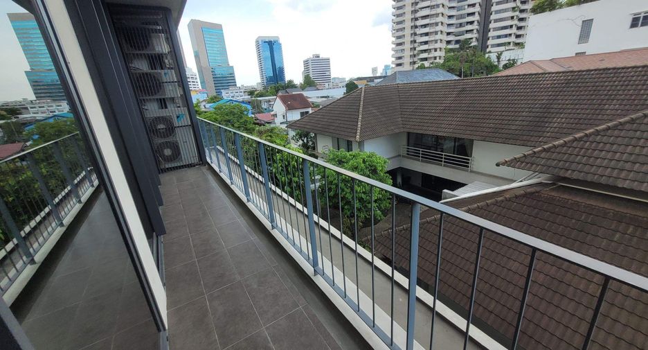 Condo en alquiler de 3 habitaciones en Khlong Toei, Bangkok